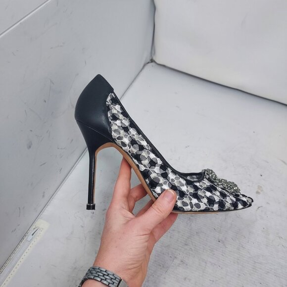 Manolo Blahnik HANGISI BLACK LACE JEWEL BUCKLE PUMP - Picture 10 of 10